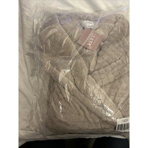 ULTA Luxury Plush Tan Beige Bath Women’s Robe Plus Size 1XL/2X  In Original Pack